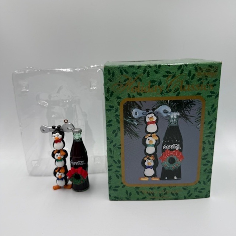 Enesco Coca-Cola Three's a Crowd Penguin Christmas Ornament Kathy‎ Scales Boxed